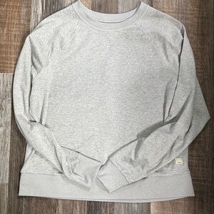 Vuori Pale Grey Heather Long-Sleeve Halo Crew, Size Small